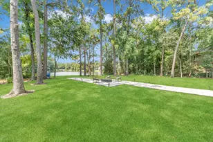 1 E Wedgewood Glen, The Woodlands, TX 77381 - Photo 4