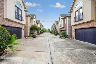 210 Grove St, Houston, TX 77020 - Photo 2