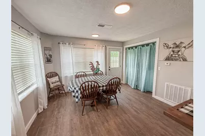 224 Maple Drive, Hitchcock, TX 77563 - Photo 8