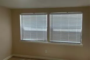 17401 Red Oak Dr, Houston, TX 77090 - Photo 8