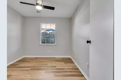 2613 7th Avenue N, Texas City, TX 77590 - Photo 16