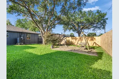 2613 7th Avenue N, Texas City, TX 77590 - Photo 28