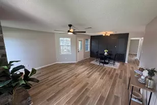 2613 7th Ave N, Texas City, TX 77590 - Photo 2