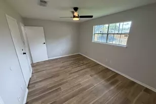 2613 7th Ave N, Texas City, TX 77590 - Photo 8