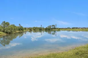 223 Shoreview Dr, Conroe, TX 77303 - Photo 2