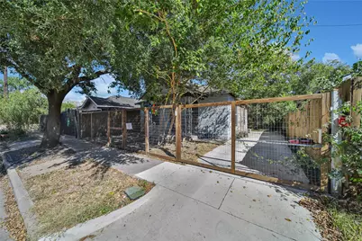 1120 Capron Street, Houston, TX 77020 - Photo 1
