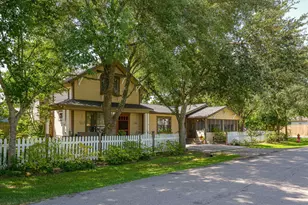 1021 Ave Ave E, Bacliff, TX 77518 - Photo 2