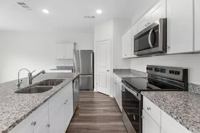 7915 Elowen Grove Drive, Houston, TX 77016 - Photo 2