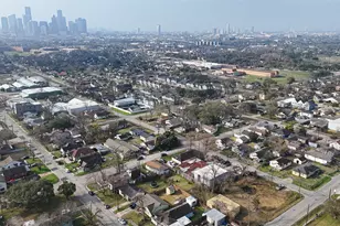 1213 Boswell St, Houston, TX 77009 - Photo 2