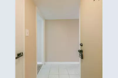 2824 Briarhurst Drive #24, Houston, TX 77057 - Photo 4