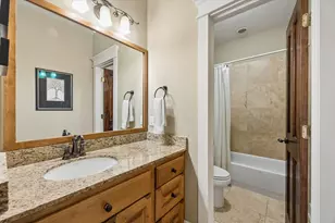 915 Oxford St, Houston, TX 77008 - Photo 32