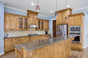 915 Oxford St, Houston, TX 77008 - Photo 2