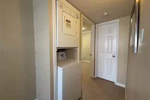 2250 Bering Dr, Houston, TX 77057 - Photo 10