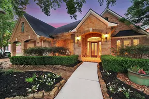 3907 Broad Thicket Ct, Sugar Land, TX 77498 - Photo 2
