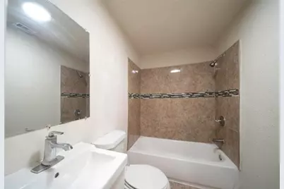 12115 Segrest A Drive, Houston, TX 77047 - Photo 4