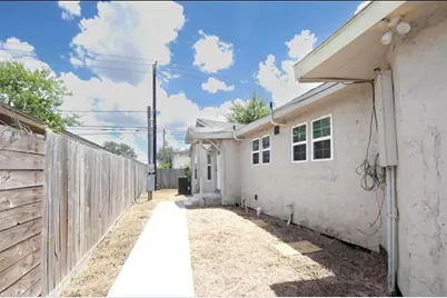 12115 Segrest A Drive, Houston, TX 77047 - Photo 2
