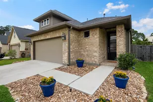 35440 Woodtrace Cir, Pinehurst, TX 77362 - Photo 2
