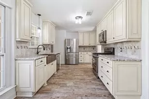 25806 Old Carriage Ln, Spring, TX 77373 - Photo 18