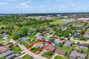 7426 Nightingale Cir, Texas City, TX 77591 - Photo 16