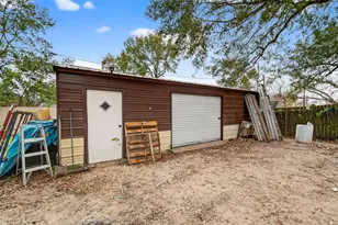 5931 Southmund St, Houston, TX 77033 - Photo 8