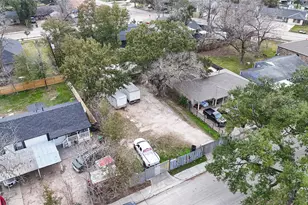 5931 Southmund St, Houston, TX 77033 - Photo 4