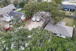 5931 Southmund St, Houston, TX 77033 - Photo 2