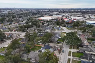 5931 Southmund St, Houston, TX 77033 - Photo 32