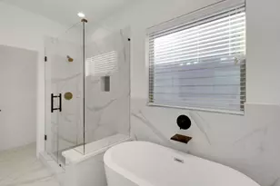 1526 Chestnut St, Houston, TX 77009 - Photo 34