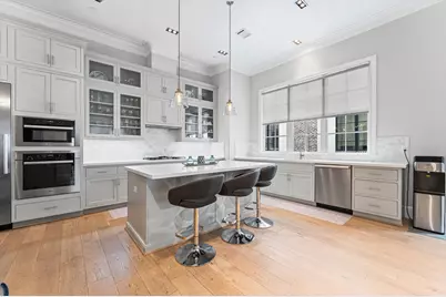 1308 Castle Court #A, Houston, TX 77006 - Photo 2