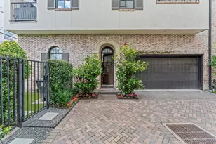 1308 Castle Ct, Houston, TX 77006 - Photo 6