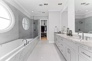 1308 Castle Ct, Houston, TX 77006 - Photo 18