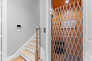 1308 Castle Ct, Houston, TX 77006 - Photo 10