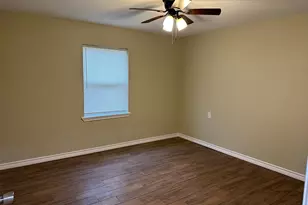 631 Live Oak St, Jones Creek, TX 77541 - Photo 10
