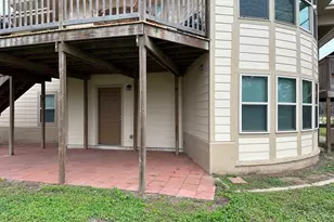 631 Live Oak St, Jones Creek, TX 77541 - Photo 2