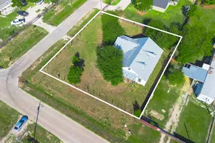 449 County Rd 3566, Cleveland, TX 77327 - Photo 4