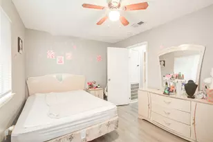 7222 Londres Dr, Houston, TX 77083 - Photo 12