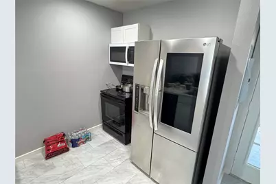 3300 Yorktown Street #4, Houston, TX 77056 - Photo 4