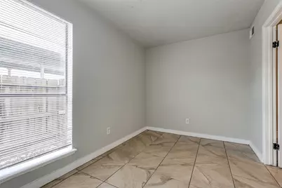 8725 Victorian Village Drive, Houston, TX 77071 - Photo 14