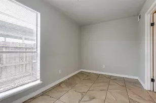 8725 Victorian Village Dr, Houston, TX 77071 - Photo 14