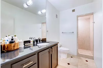 1005 S Shepherd Drive #211, Houston, TX 77019 - Photo 4