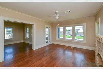 404 W Main Street, Bellville, TX 77418 - Photo 8