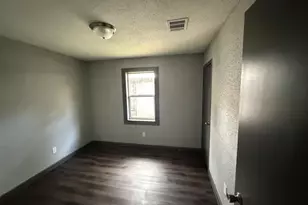 9045 Jutland Rd, Houston, TX 77033 - Photo 8