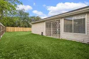 10143 Towne Mist Dr, Sugar Land, TX 77498 - Photo 18