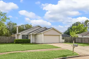 10143 Towne Mist Dr, Sugar Land, TX 77498 - Photo 2