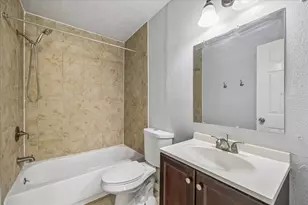 10143 Towne Mist Dr, Sugar Land, TX 77498 - Photo 12