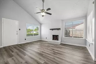 10143 Towne Mist Dr, Sugar Land, TX 77498 - Photo 6