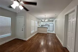624 E Magnolia St, Angleton, TX 77515 - Photo 2