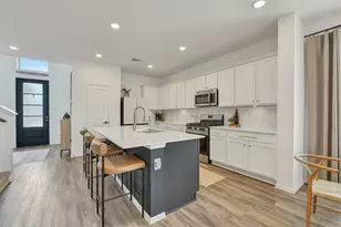 2001 Penwern Aly Ln, League City, TX 77573 - Photo 10