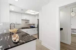 9407 Denbury Way, Houston, TX 77025 - Photo 14