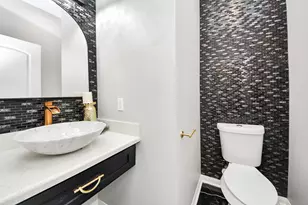 6931 Primrose Rd, Baytown, TX 77521 - Photo 12